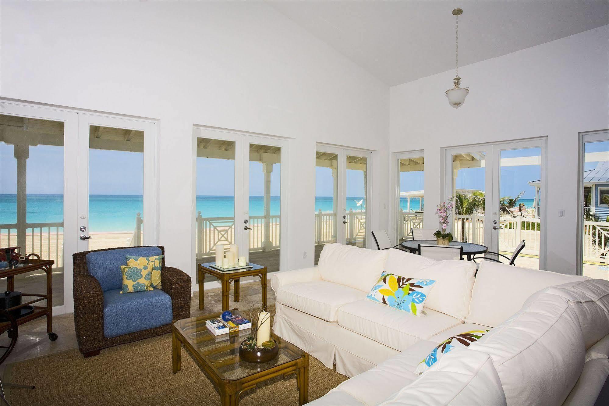 Resorts World Bimini Bailey Town  Bilik gambar